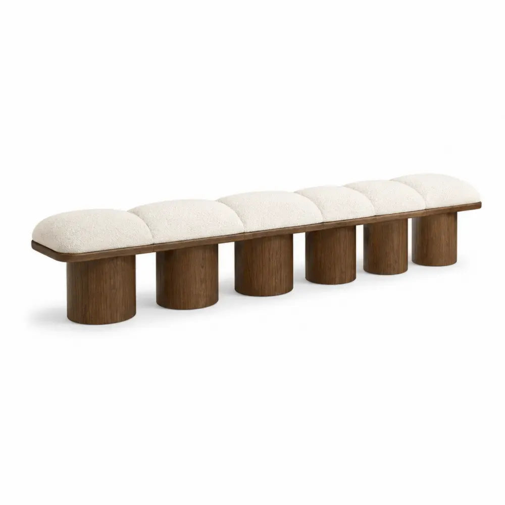 Banco rectangular tapizado en poliéster bouclé beige claro con base de madera marrón y soportes cilíndricos 180 x 45 x 45 cm